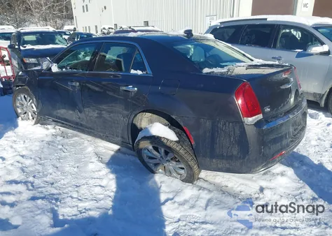 2018 Chrysler 300 Limited Awd z USA, uszkodzony, nr VIN 2C3CCAKG1JH268030